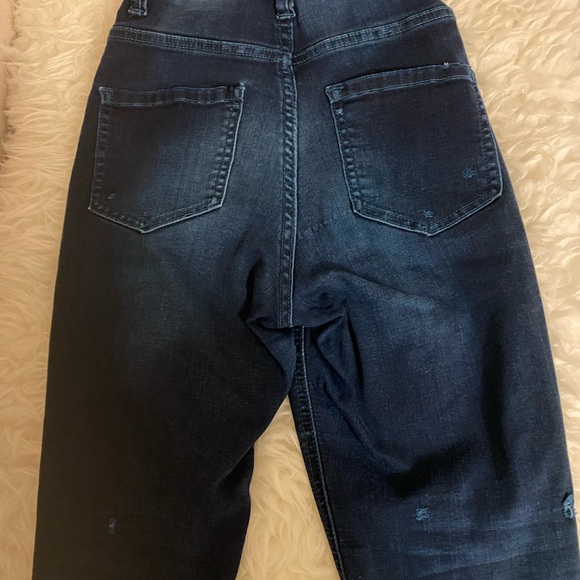 Fashion nova size 1 skinny ripped jeans - Picture 4 of 6